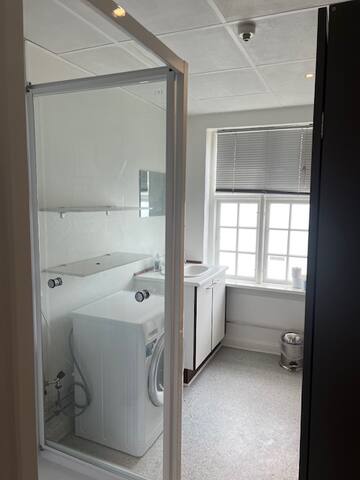 Cozy townhouse next to King’s Garden gallery image 4