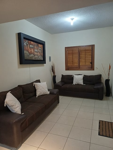 Cozy house in a central and safe area