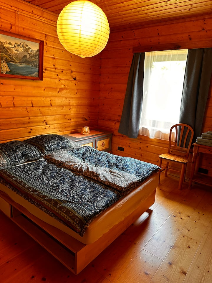 Schlafzimmer 2
