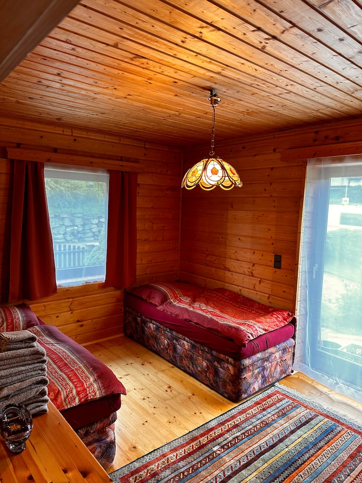 Schlafzimmer 1
