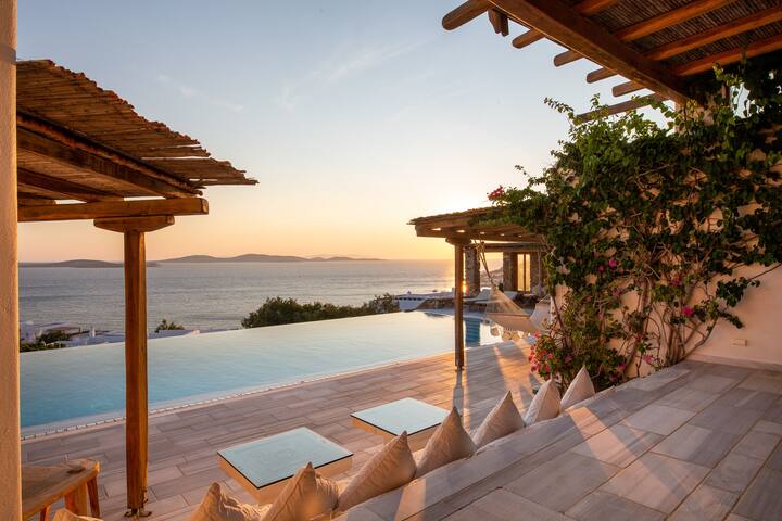 Villa Hariessa w/private pool, 5min from Town gallery image 3