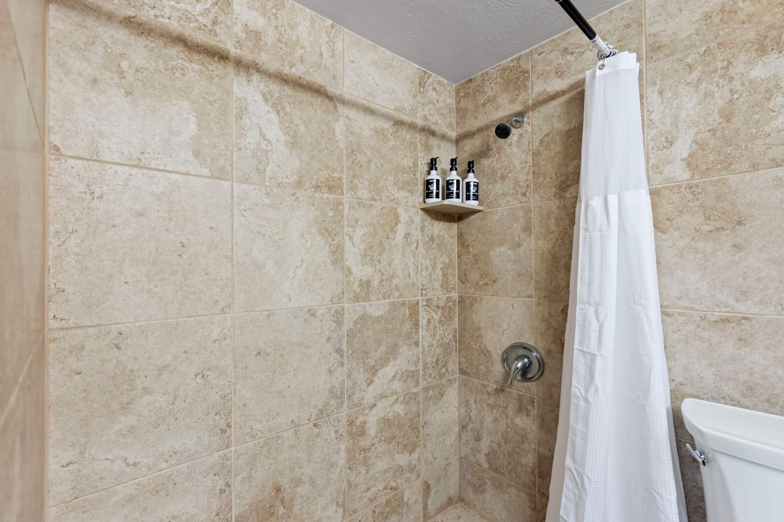 Condo in Lahaina · ★4.96 · 2 bedrooms · 2 beds · 2 private baths - Image 33