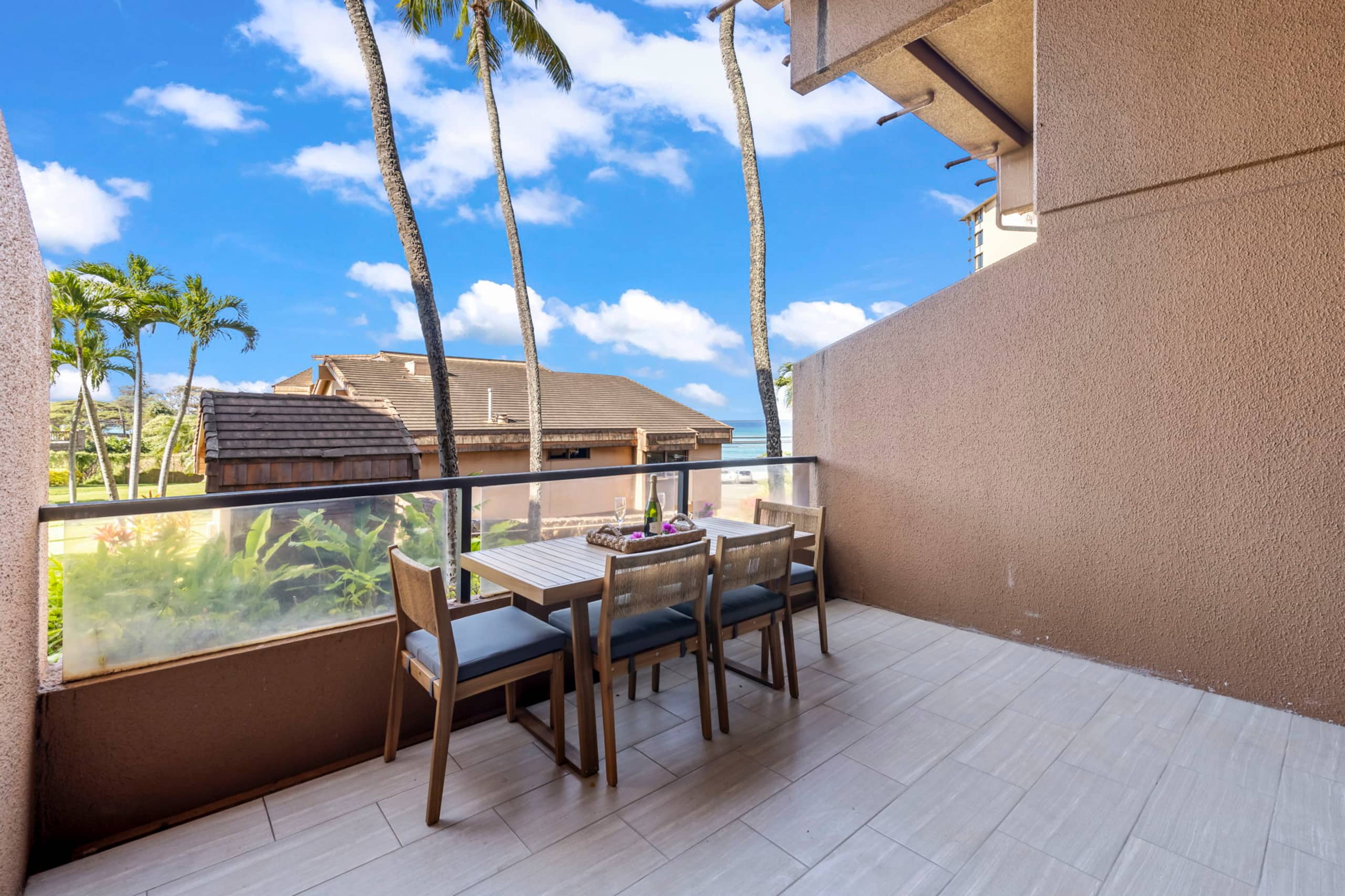 Condo in Lahaina · ★4.96 · 2 bedrooms · 2 beds · 2 private baths - Image 5