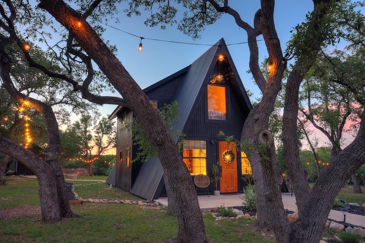 New! Treehouse At Link Lane - 2 Acres W/ Hot Tub! - Wimberley, TX