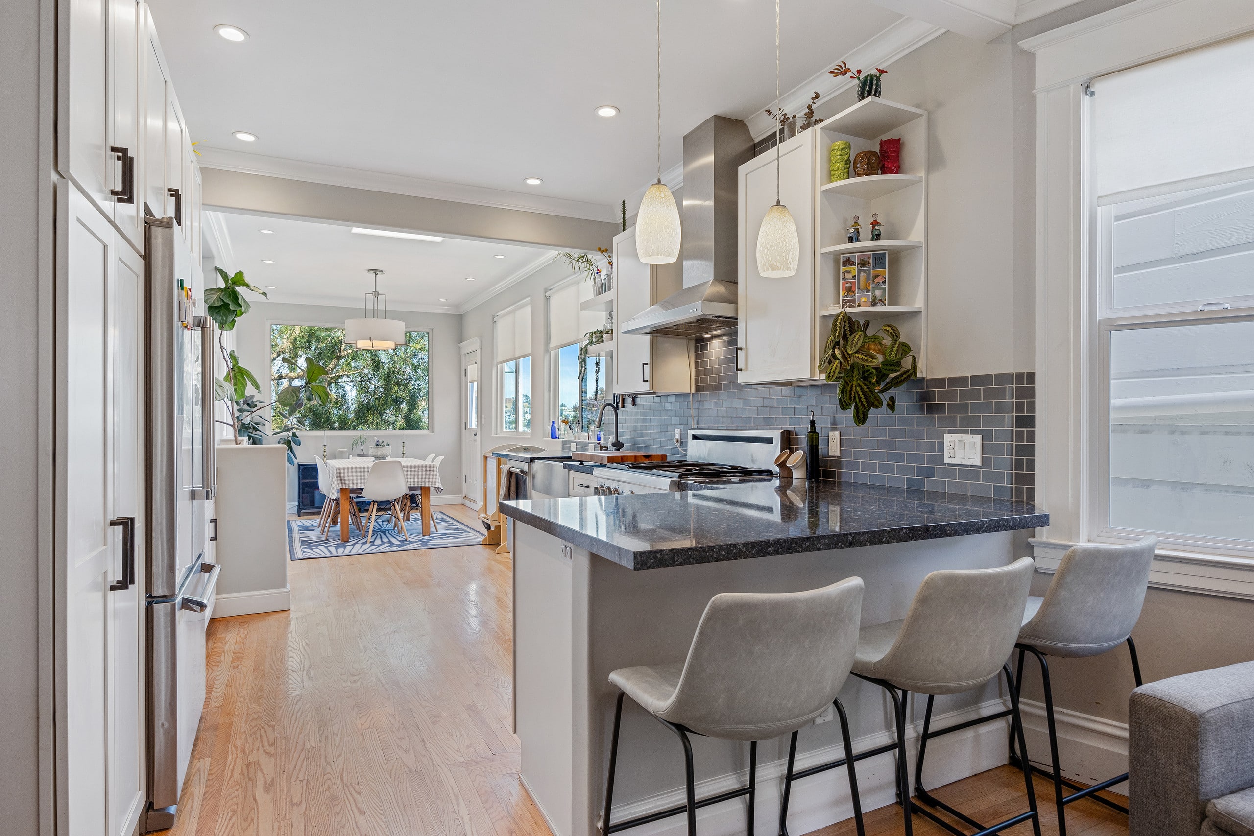 Home in San Francisco · ★5.0 · 3 bedrooms · 4 beds · 3 baths - Image 4