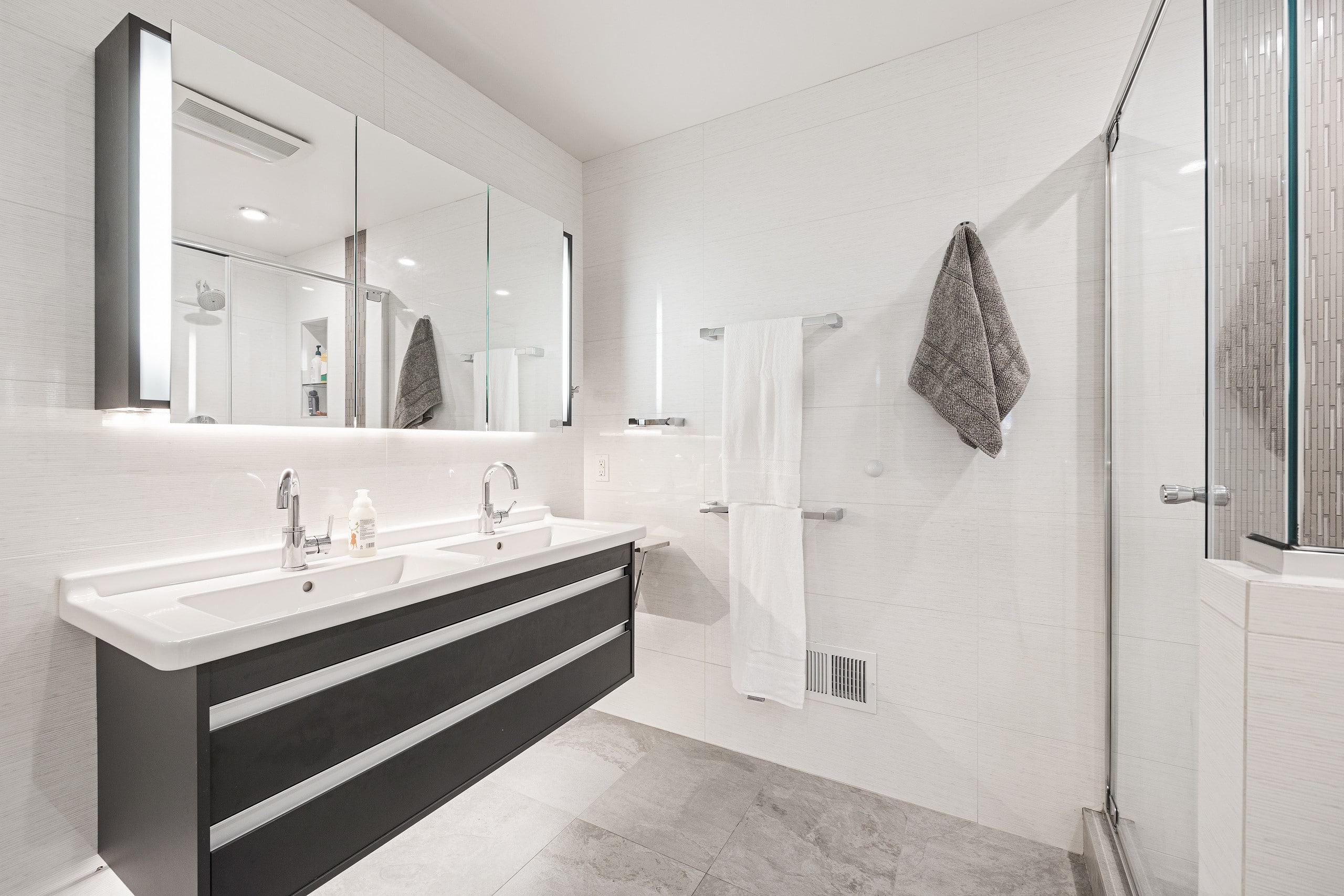 Home in San Francisco · ★5.0 · 3 bedrooms · 4 beds · 3 baths - Image 28