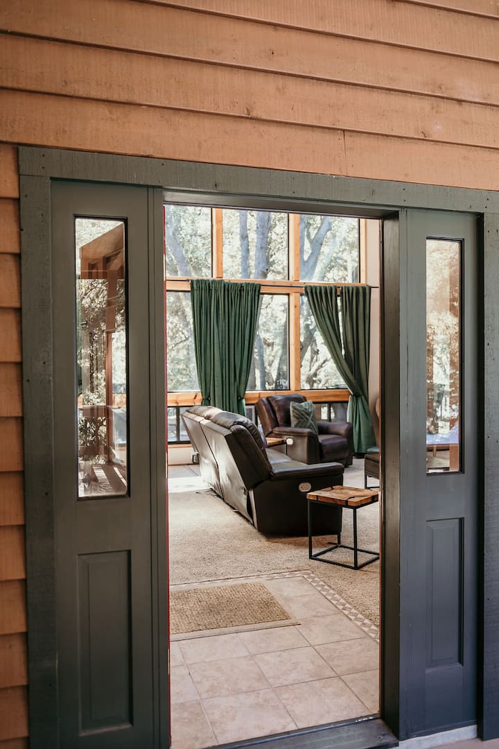 Paradise Cove | Family-friendly Luxury Stay - Pine Mountain Club, CA