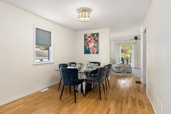 Spacious 4 bedroom home-3 min to Downtown