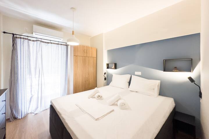 Three Bedroom Stylish Apt next to Acropolis gallery image 5