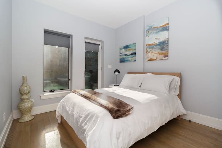 Park South Central 3 Bedroom with Private Terrace