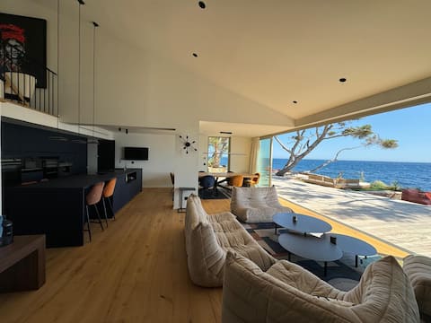 Airbnb performant: Sublime waterfront villa à Roquebrune Sur Argens
