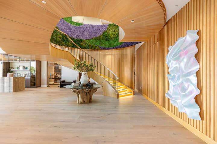 Opulent Bel-Air Paradise Perfect for Elegant Stays gallery image 5