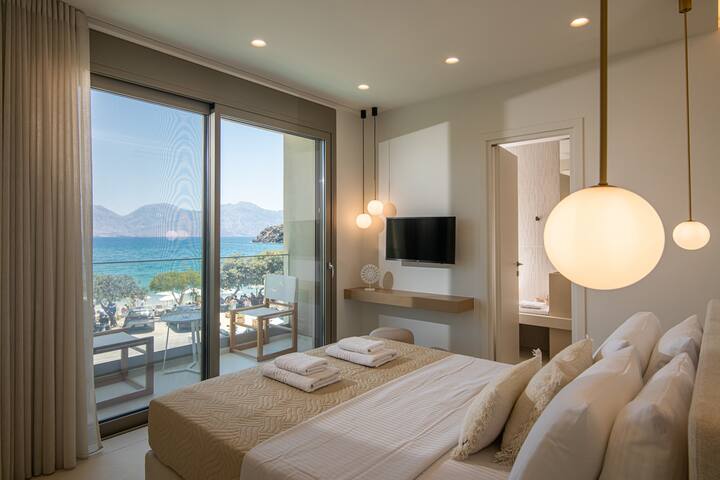 Beachfront Villa Dedicated Beach space – Breakfast gallery image 3