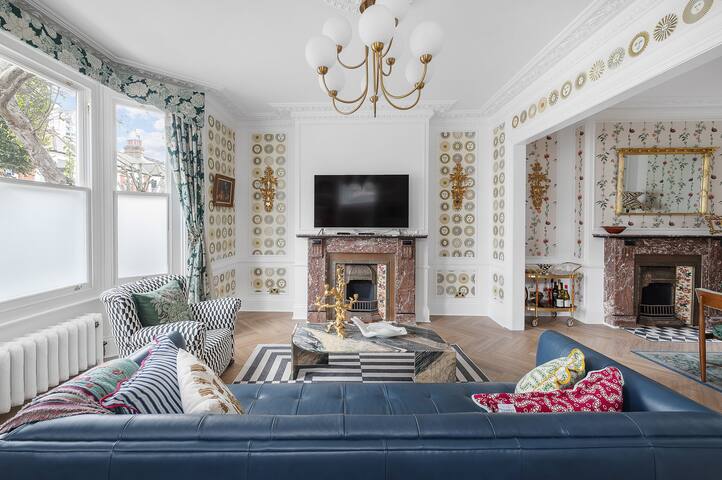 Blossom House New 3bed house in Barons Court gallery image 3