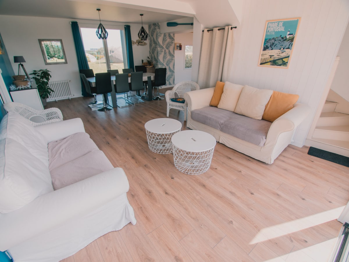 Successful Airbnb property: quiet sea view, beach 200 m away, 4 people in Plounéour Brignogan Plages