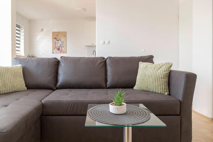 Hiša Oder | 1 Bedroom App (1) For 4 - Free Parking - Vodice, Slovenija