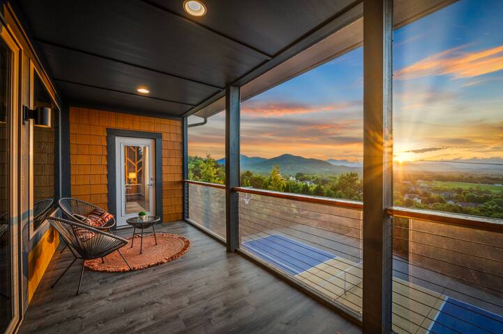 Pickleball Court, Spa Room, Newly Remodeled Home! gallery image 2