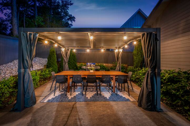 Pickleball Court, Spa Room, Newly Remodeled Home! gallery image 4