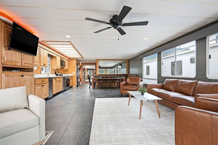 Mitchell Creek Marina managed Airbnb listing 2