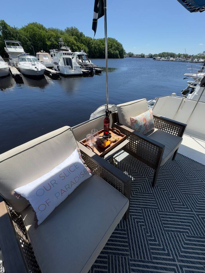 The Great Lakes Boat Vacation Rentals Airbnb