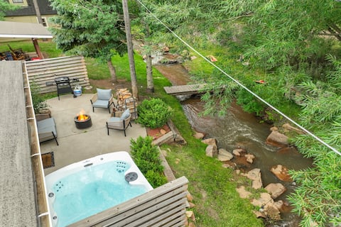 Creekside Cowboy Cabin with 360° Mountain Views
