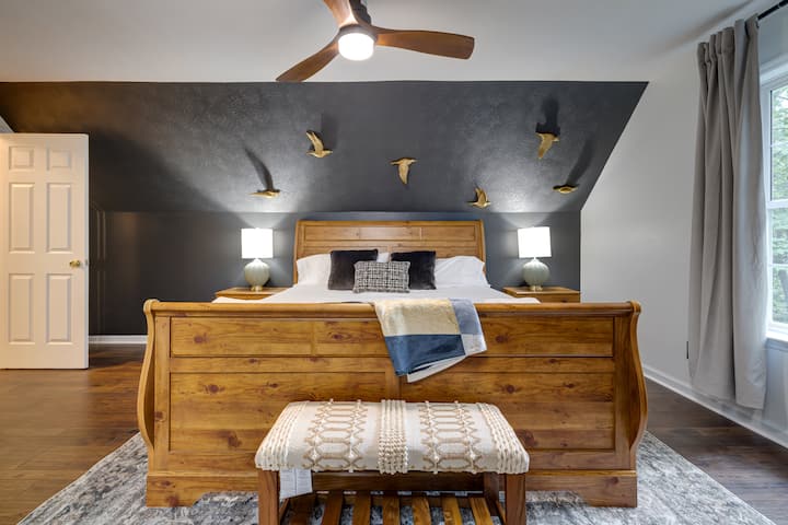 Спалня с двойно легло king size - горно ниво - регулируема база