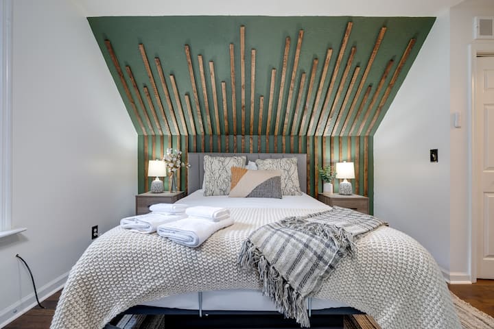 Двойна спалня - горно ниво - регулируема основа