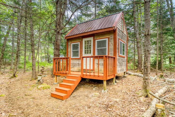Maple Bud Cabin