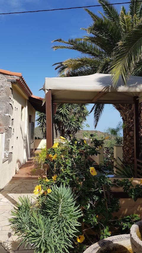 Finca Margarita, oasis with sea views