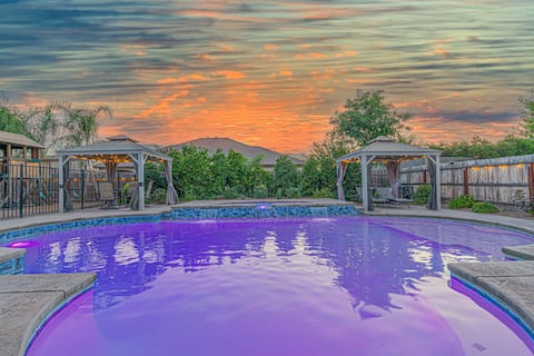 5bd 3ba Pool&Hot Tub House w/dedicated workspace