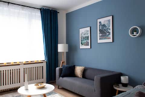 Top Airbnb: Central, near main station, supermarket+train+kiosk on site in Vahrenwald