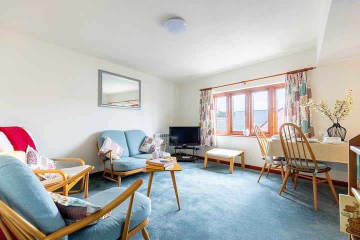 Spacious Apartment With Rolling Hill Views - Kendal