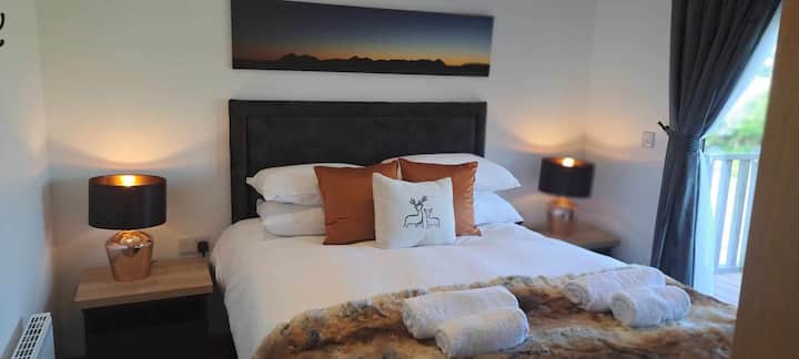 Thistle Cabin,  Remote Luxury - Skye