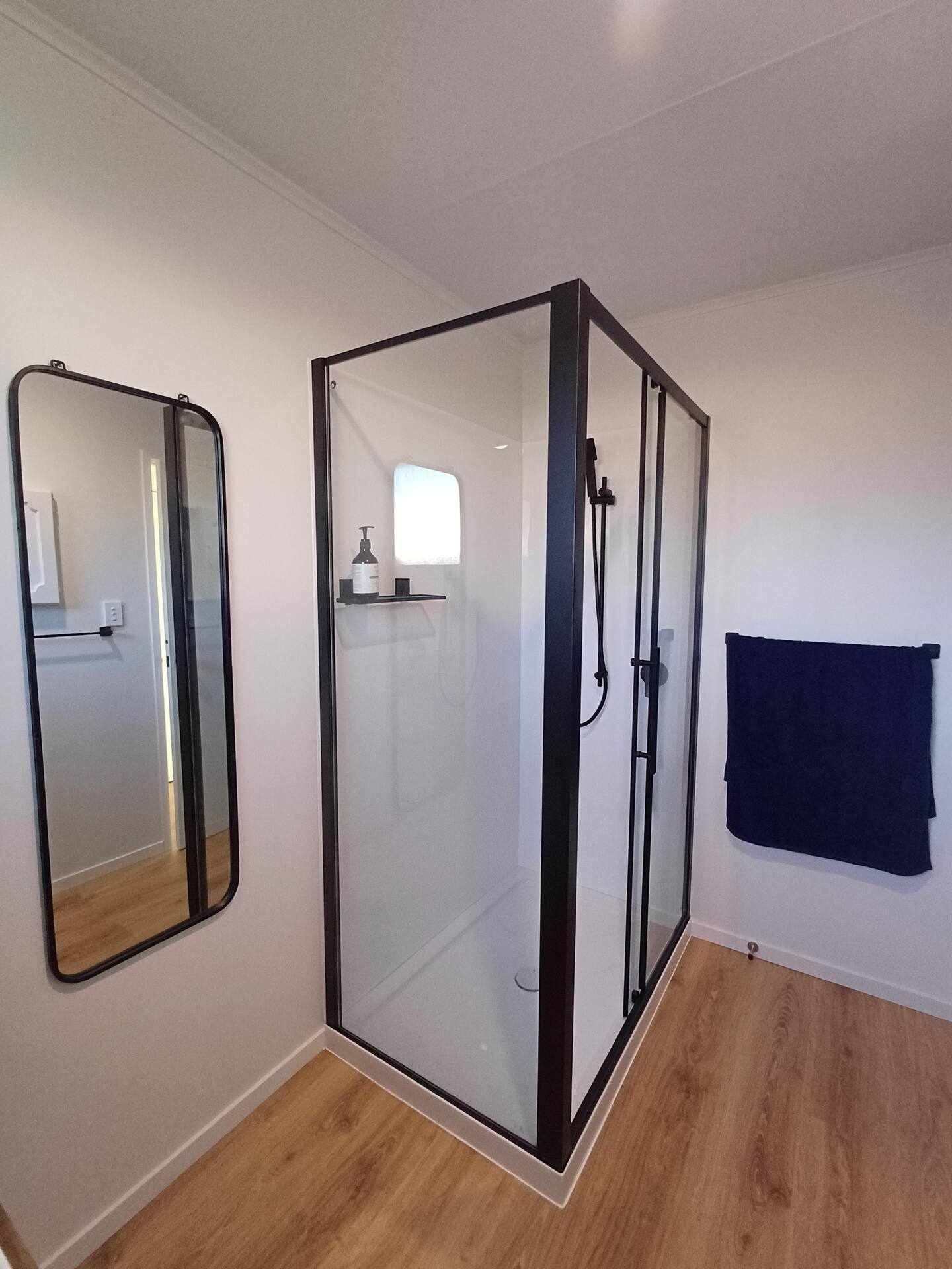 Stylish Central Home 4