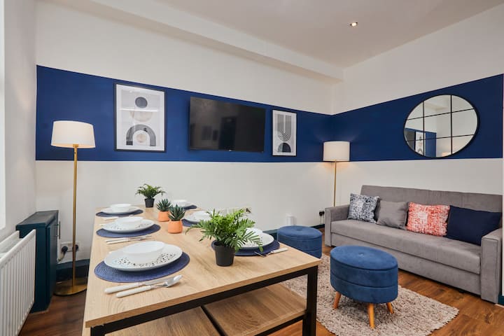 Large House Close To Leeds - Ideal For Groups