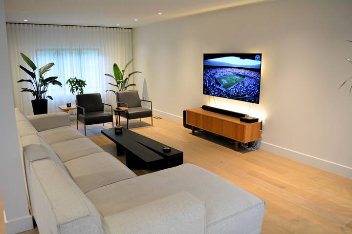 Luxury Retreat w/ Outdoor Pool & Dream Kitchen gallery image 3