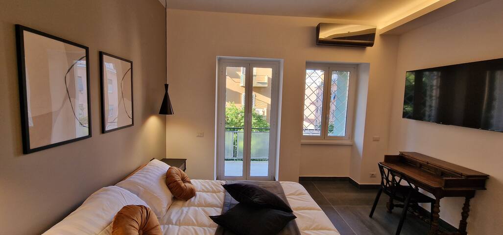 Nox Romana | 2 communicating apartments gallery image 2