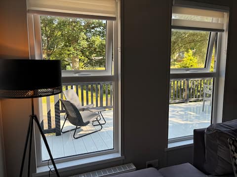 Popular Airbnb listing: Riverbank Lodge, Shorefields, New Forest, Beach in Milford On Sea