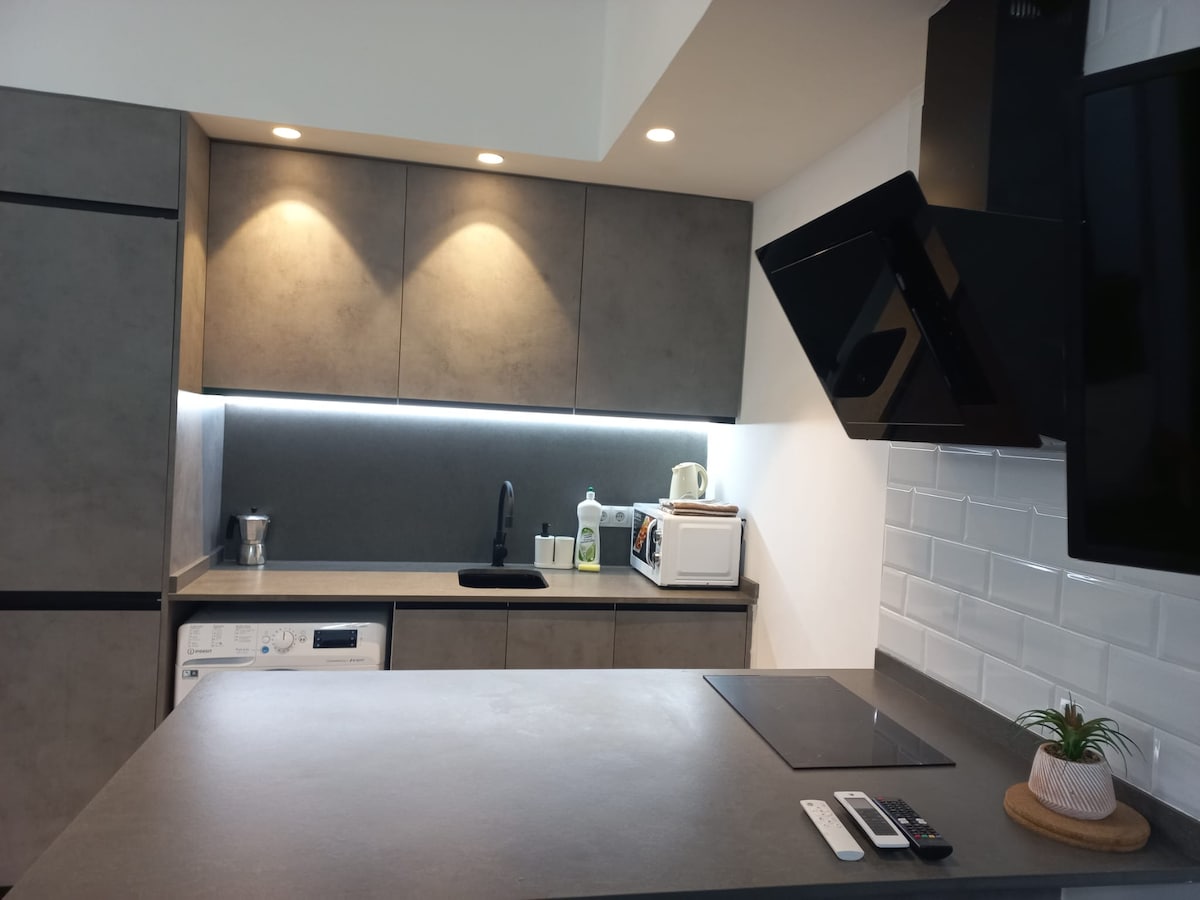 Top performing Airbnb: Modern LOFT-Apartment near The City Center in Algirós