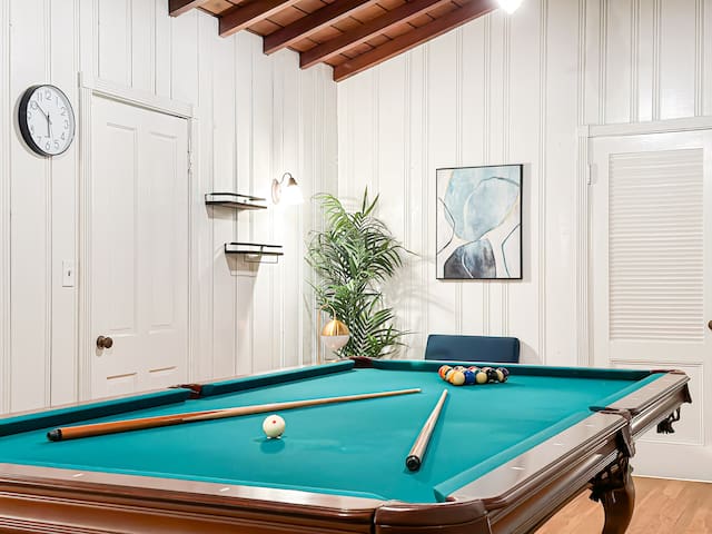 Elegant 4-Bedroom with Courtyard – WIL- BEV