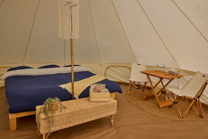 Tente Lotus Luxe, Chien Bienvenu ($) - Uniq Rawdon - Rawdon