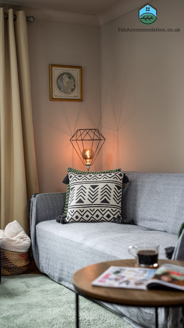 Private 3bed-parking-sleeps5-by Fabaccommodation - Bristol