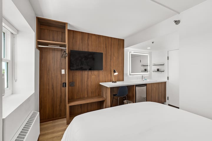 Uptown Inn By Vantaggio managed Airbnb listing 3