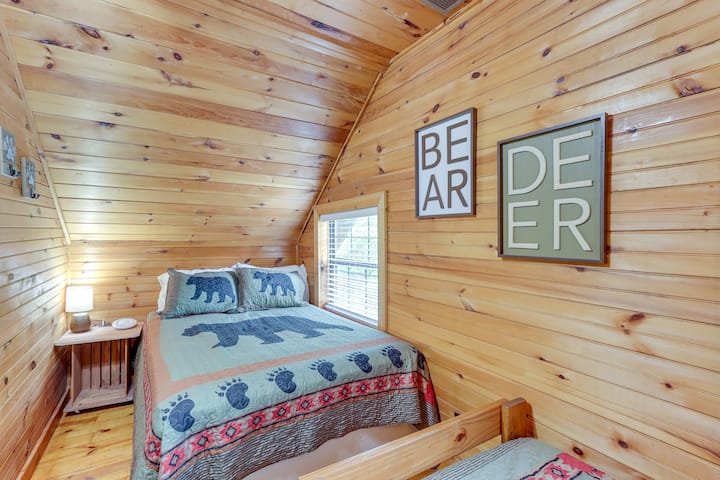 Ovo je bračni krevet u 3. spavaćoj sobi, pored još 2 jednostruka kreveta u istoj sobi