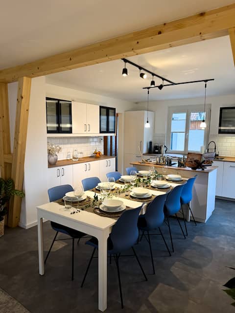 House & Garden, kitchen island, parking, 4-8 pple