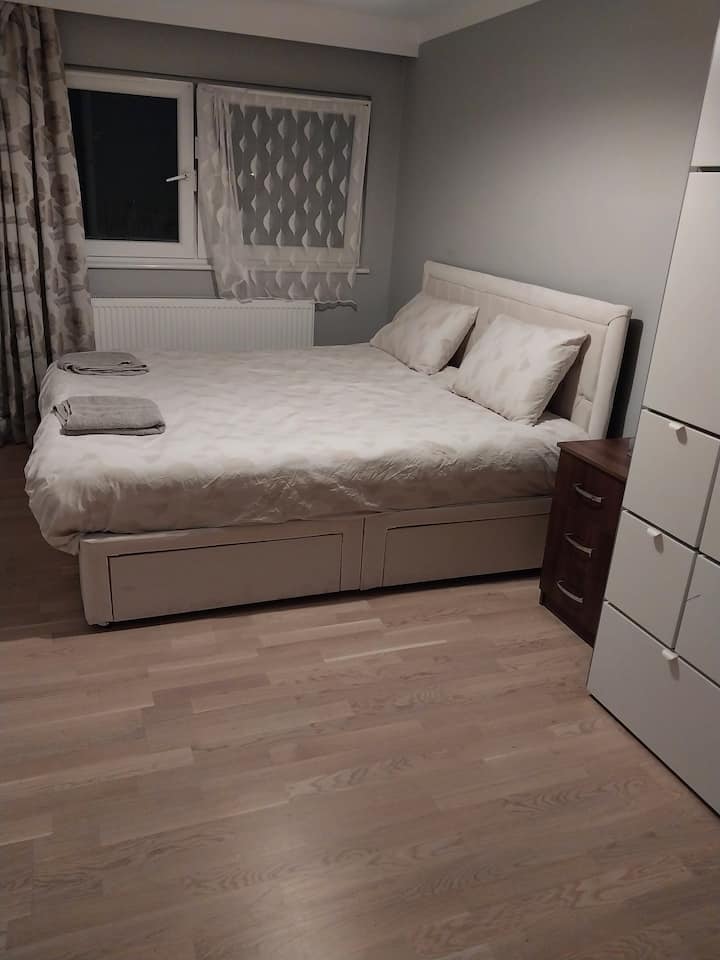 super king size bed. very comfortable. 