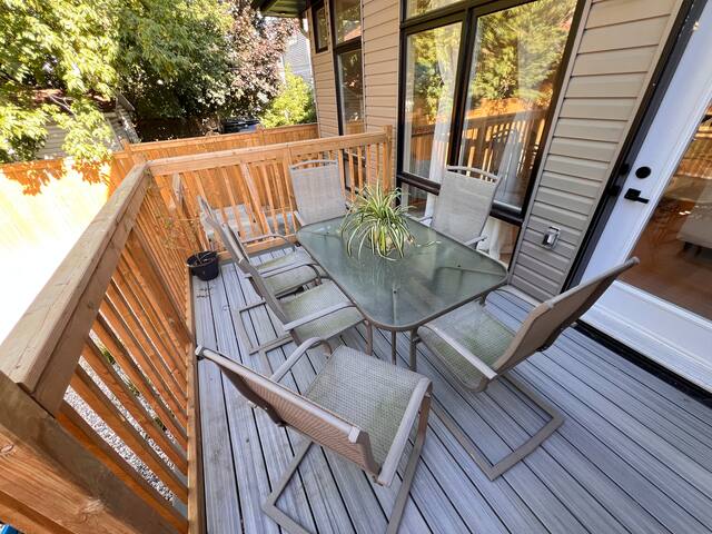 Modern 2023 Home in Ottawa — Sleeps 8 gallery image 5