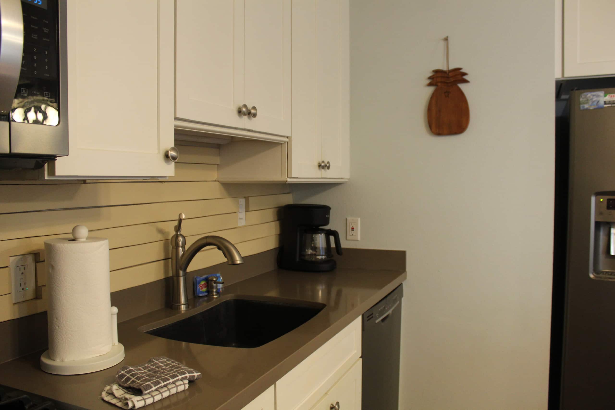 Condo in Kailua-Kona · ★4.84 · 1 bedroom · 2 beds · 1 private bath - Image 7
