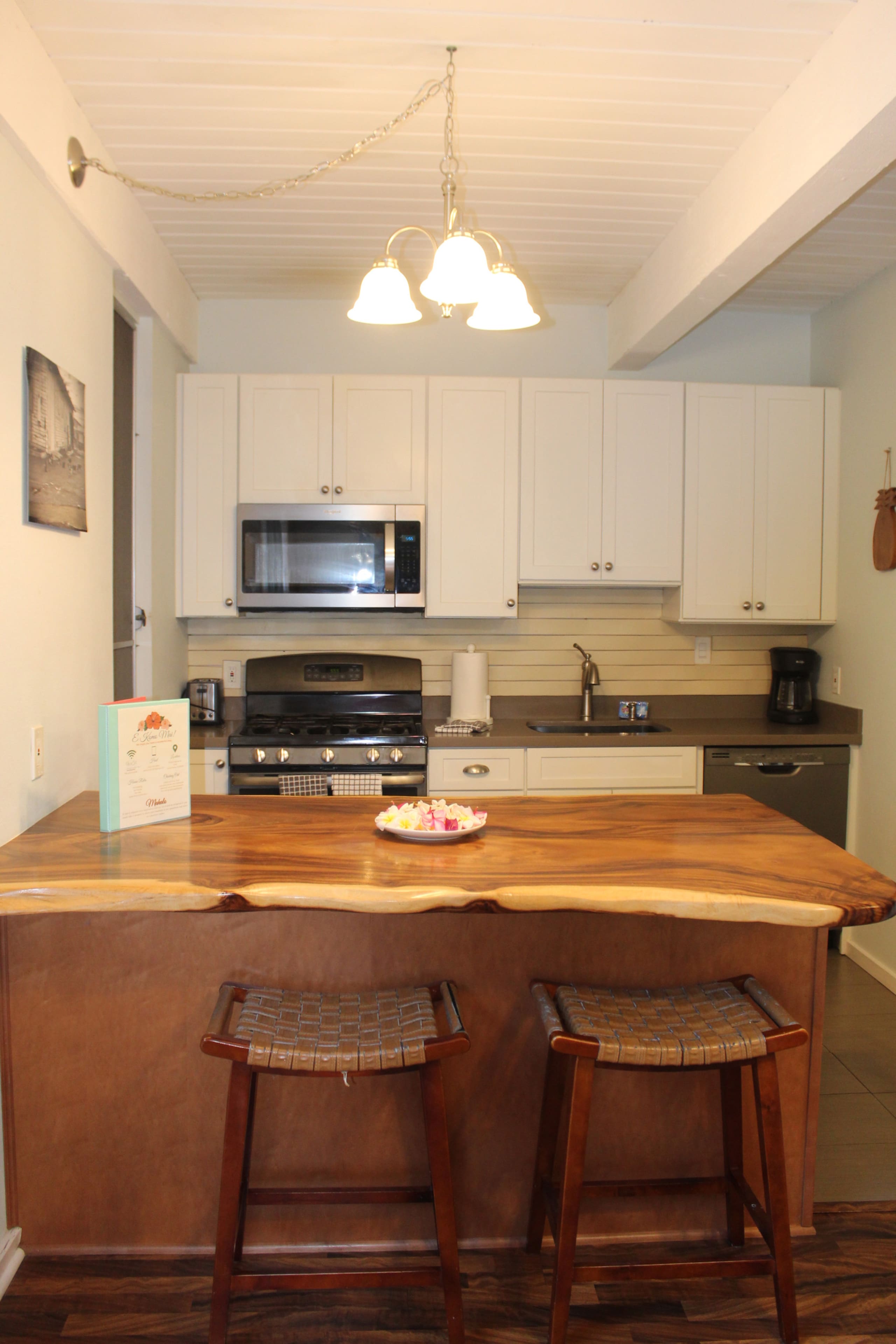 Condo in Kailua-Kona · ★4.84 · 1 bedroom · 2 beds · 1 private bath - Image 5