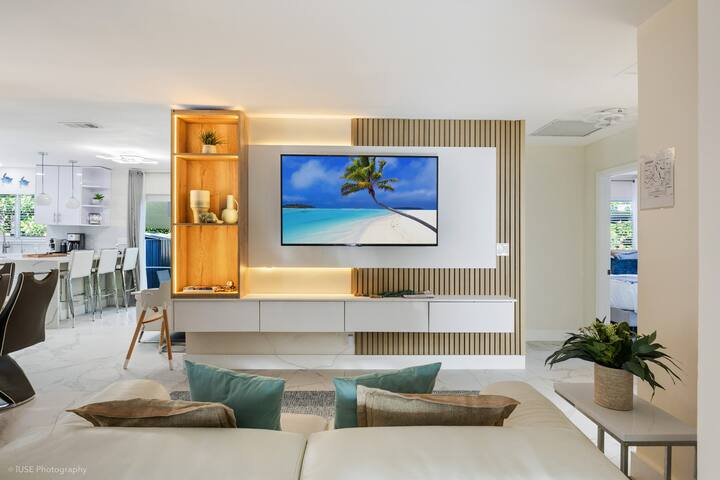 Coastal Paradise /4Bedrooms/Minigolf/HeatedPool gallery image 3